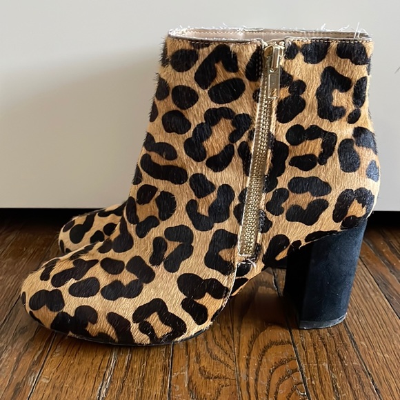 Lord & Taylor calfskin booties - Picture 2 of 8